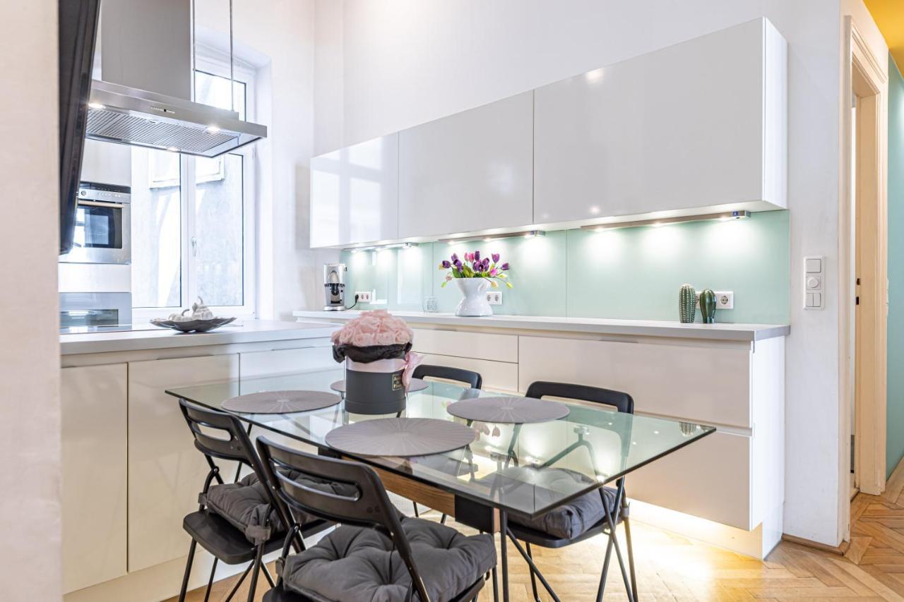 The Hub Vienna By Jr City Apartments Екстер'єр фото